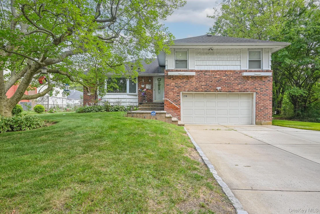 Photo of 216 Birch Drive