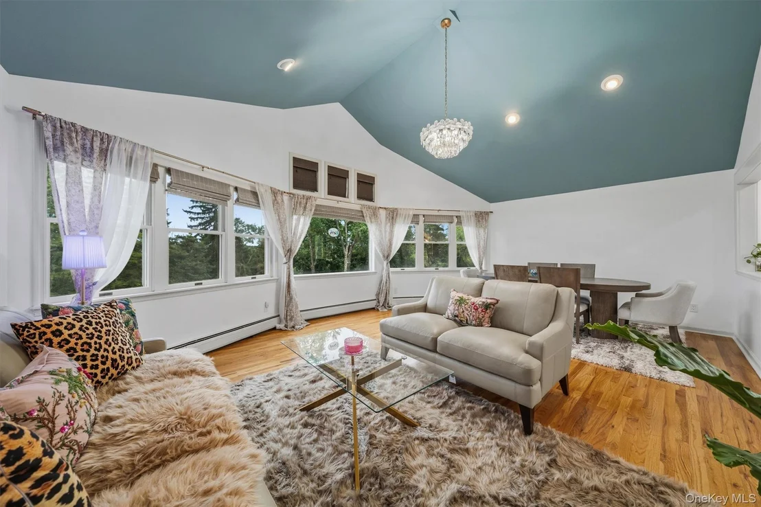 Photo of 412 Laroe Road