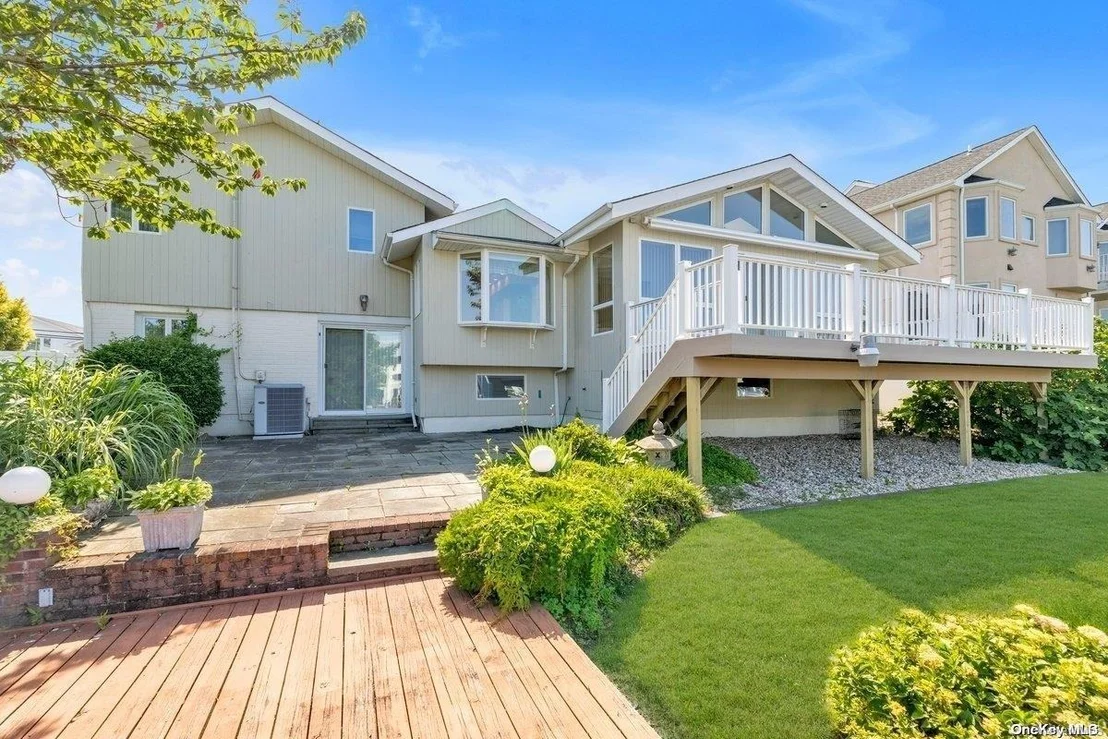 Photo of 2897 Harbor Road