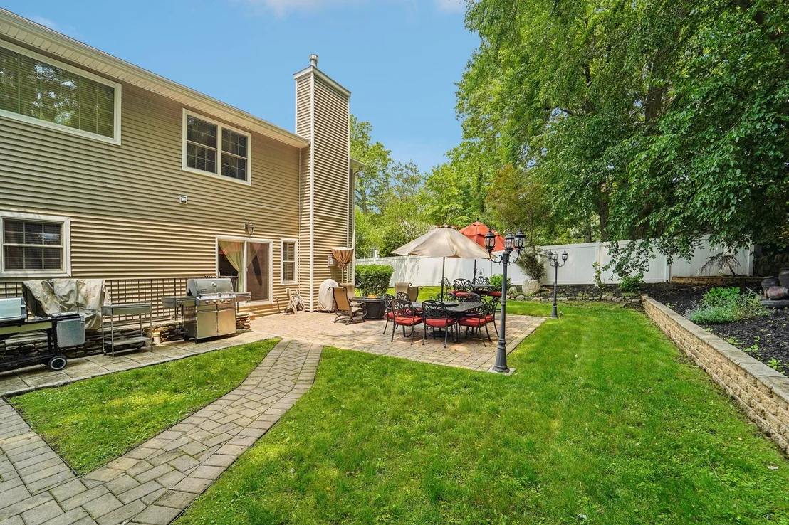 Photo of 10 Willow Drive