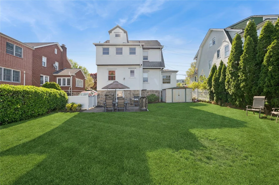 Photo of 219 Third Avenue
