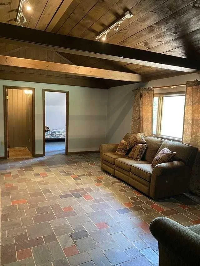Photo of 407 TOMPKINS Road