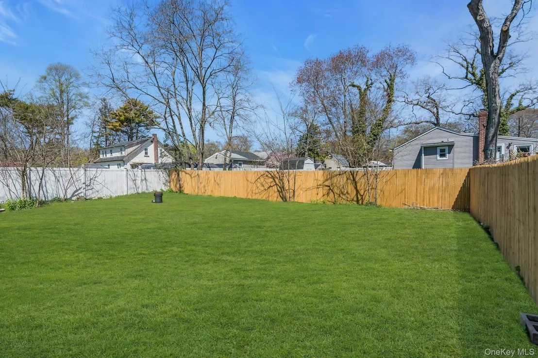 Photo of 133 Lakeview Drive
