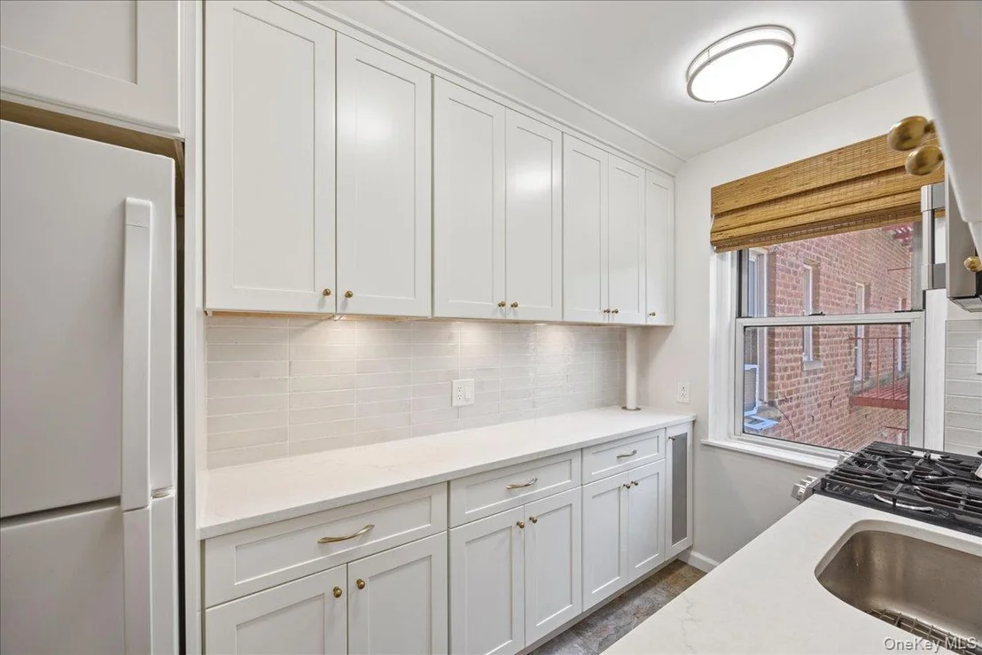 Photo of Unit 4D at 821 Bronx River Road