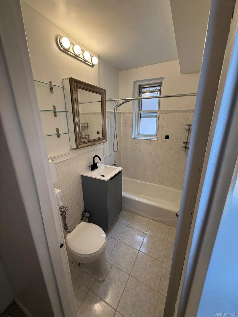 Photo of Unit 3F at 765 Bronx River