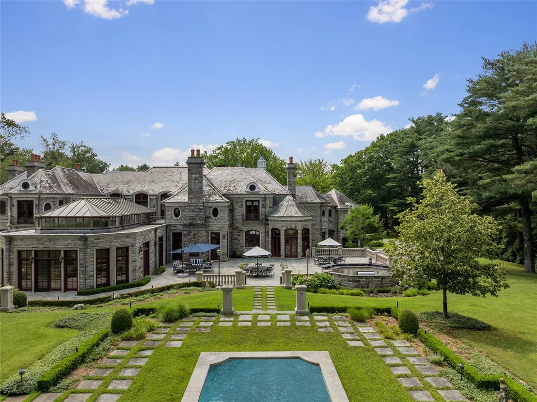 Photo of 102 Horseshoe Road
