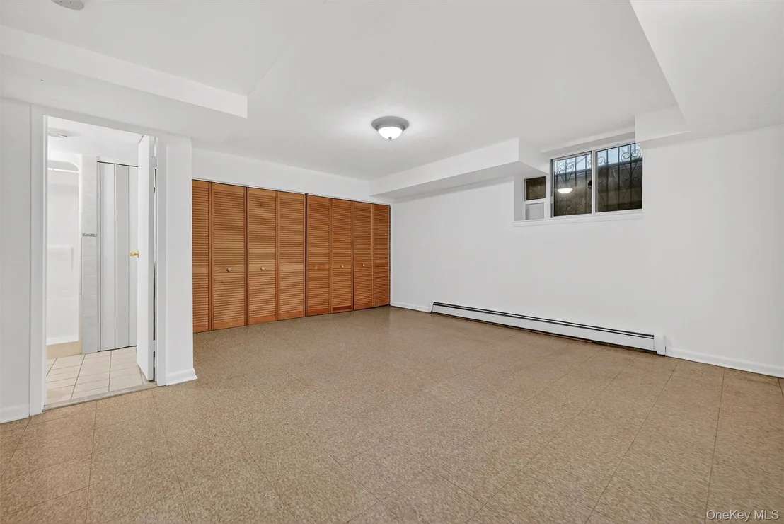 Photo of 1042 Fox Street