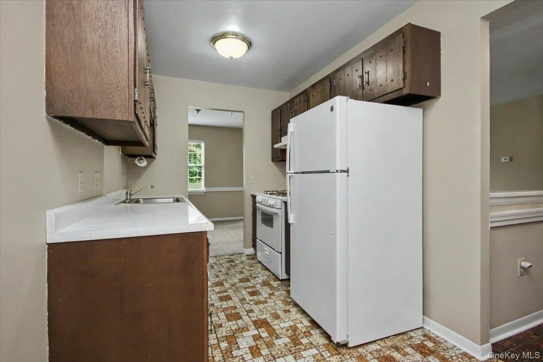 Photo of Unit D at 902 Commons Way