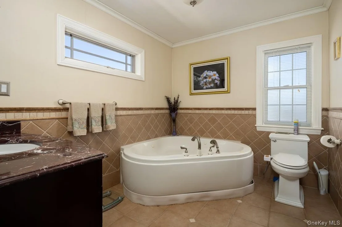 Photo of 100 Byron Road
