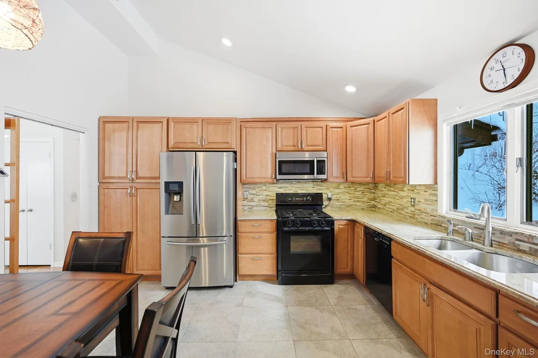Photo of 10 Pine Brook Road