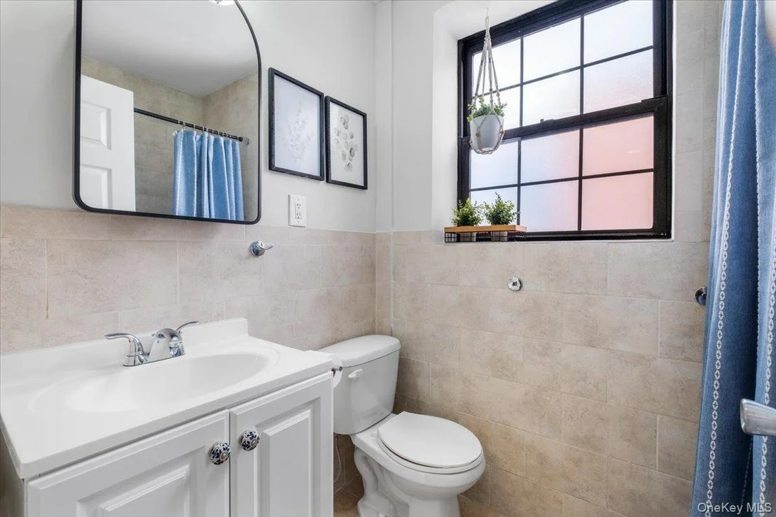 Photo of Unit 3A at 824 Bronx River Road
