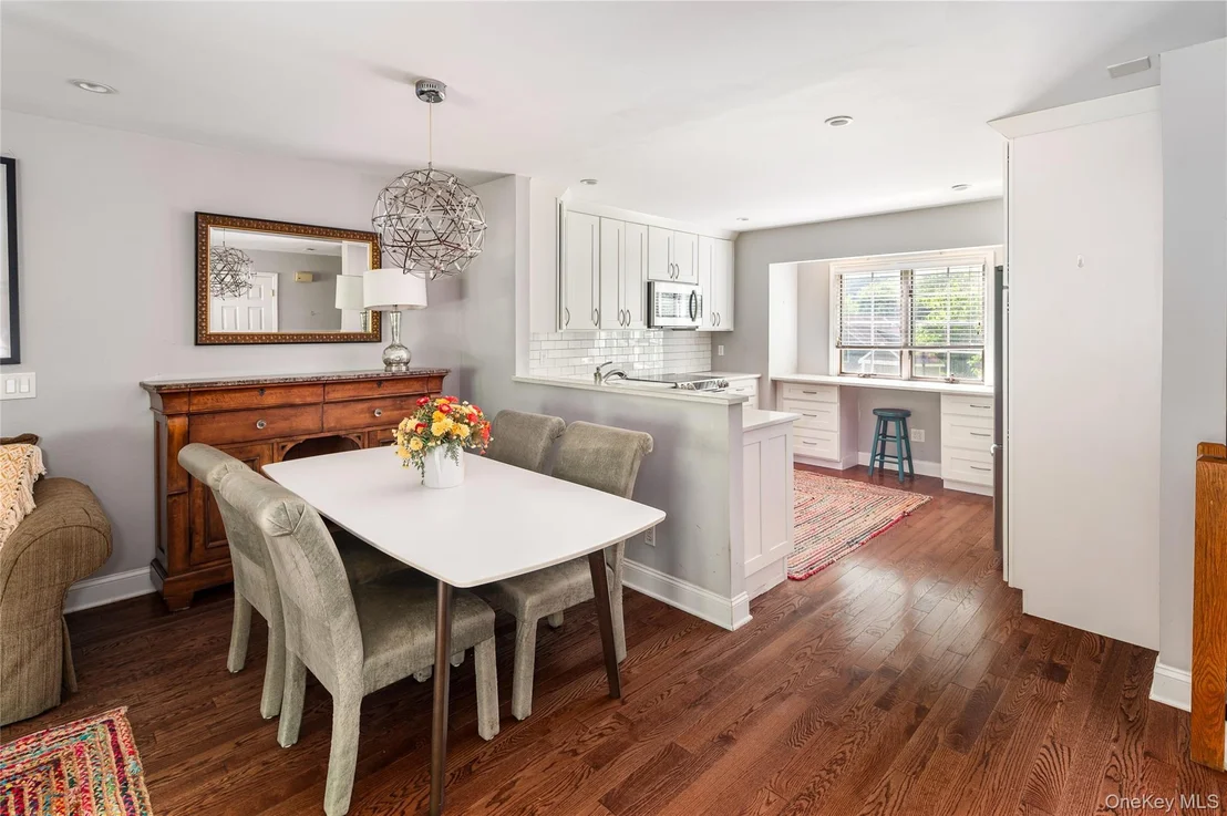 Photo of 1802 Regent Drive
