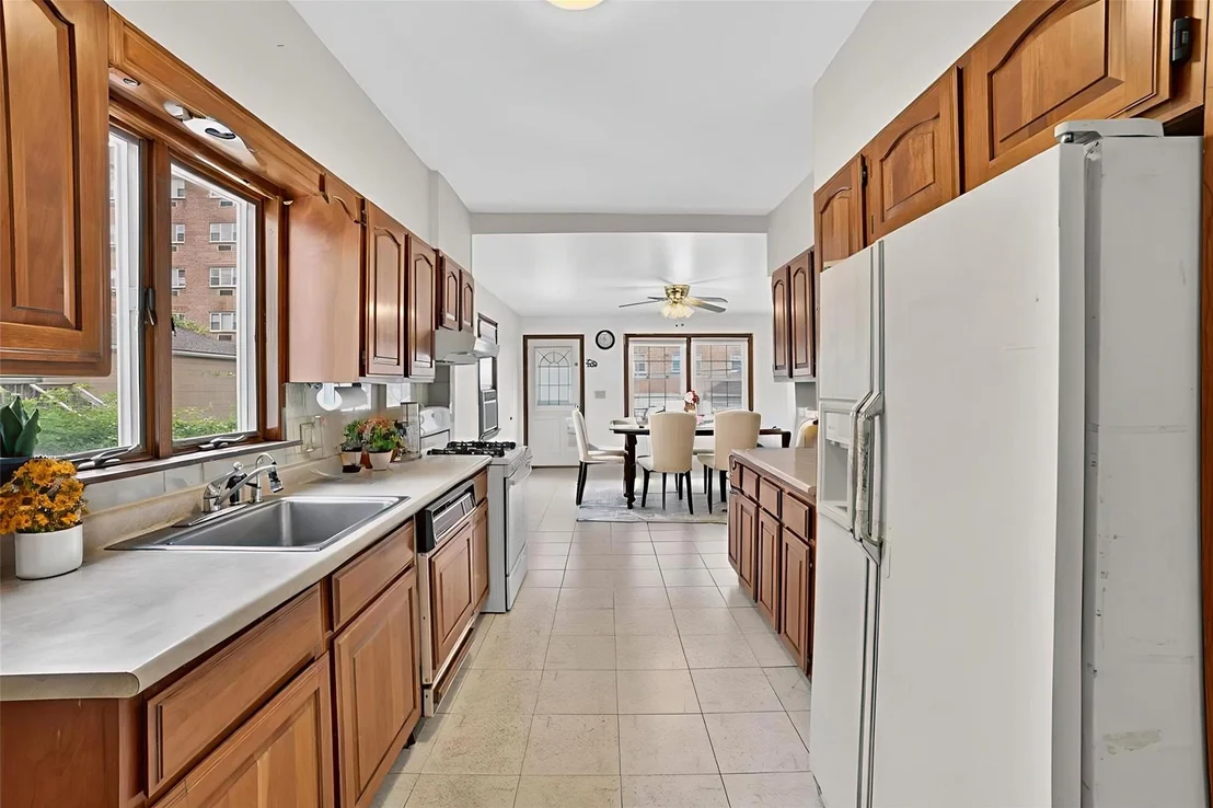 Photo of 31 Maple Avenue