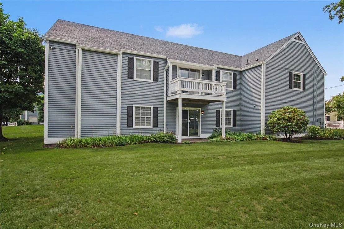 Photo of Unit D at 902 Commons Way