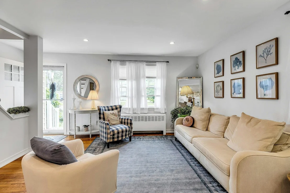 Photo of 15 Robbins Avenue