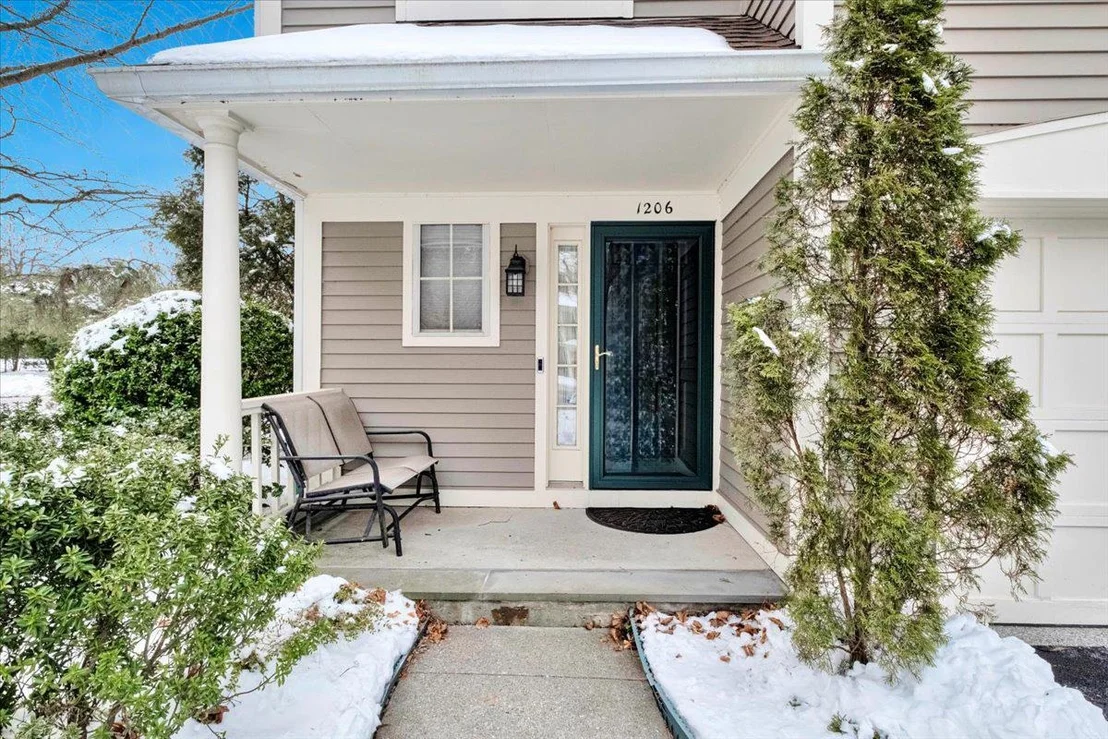 Photo of 1206 Pondside Drive