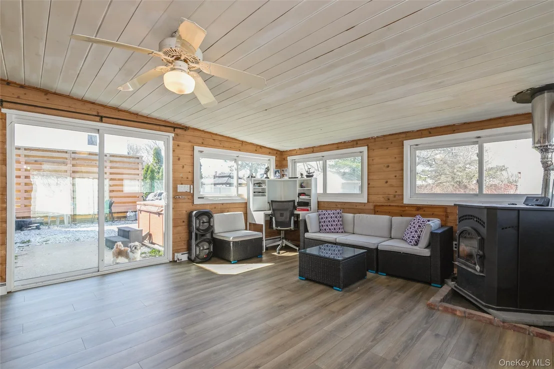 Photo of 84 Corbin Avenue