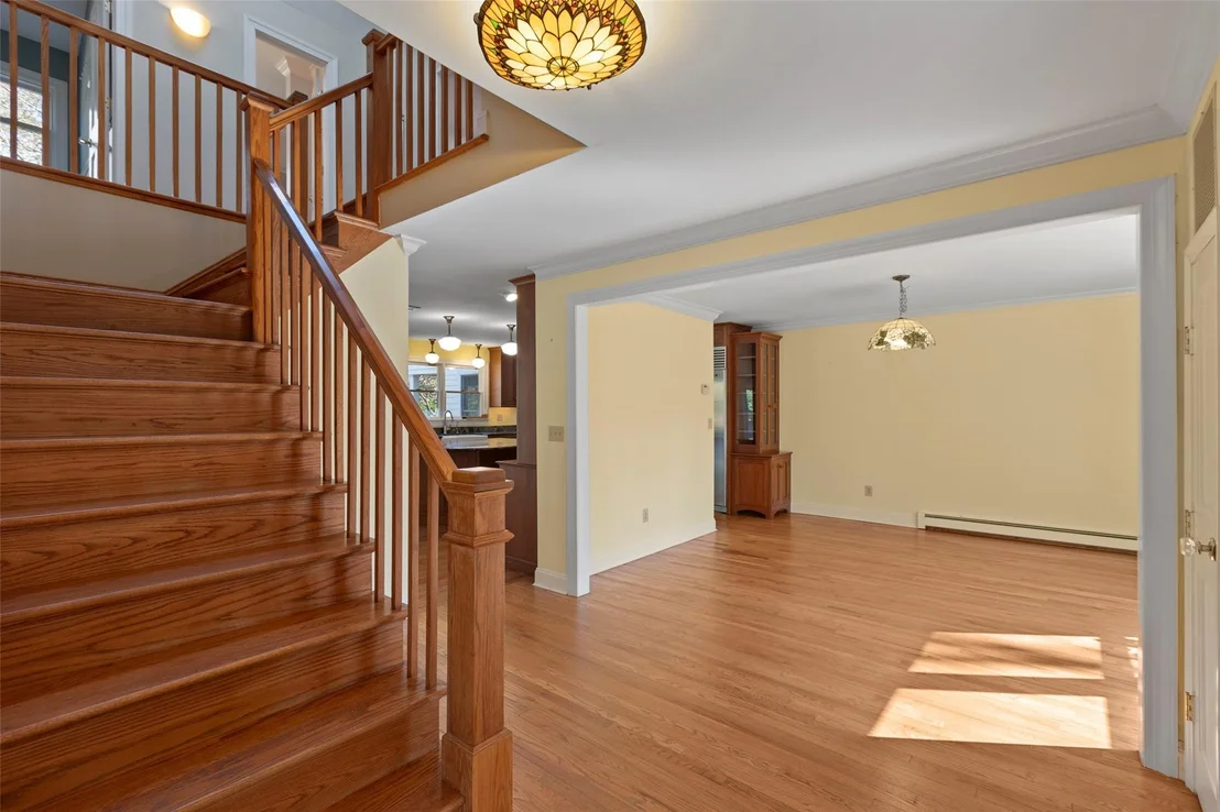 Photo of 7 Locust Avenue