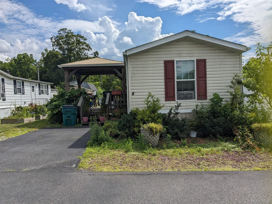 Photo of Unit 4 at 4 Treeline Circle