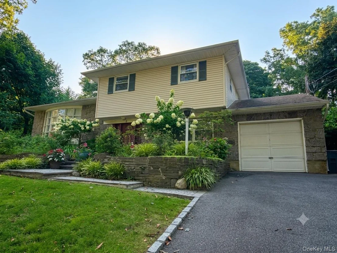 Photo of 5 Highpoint Drive