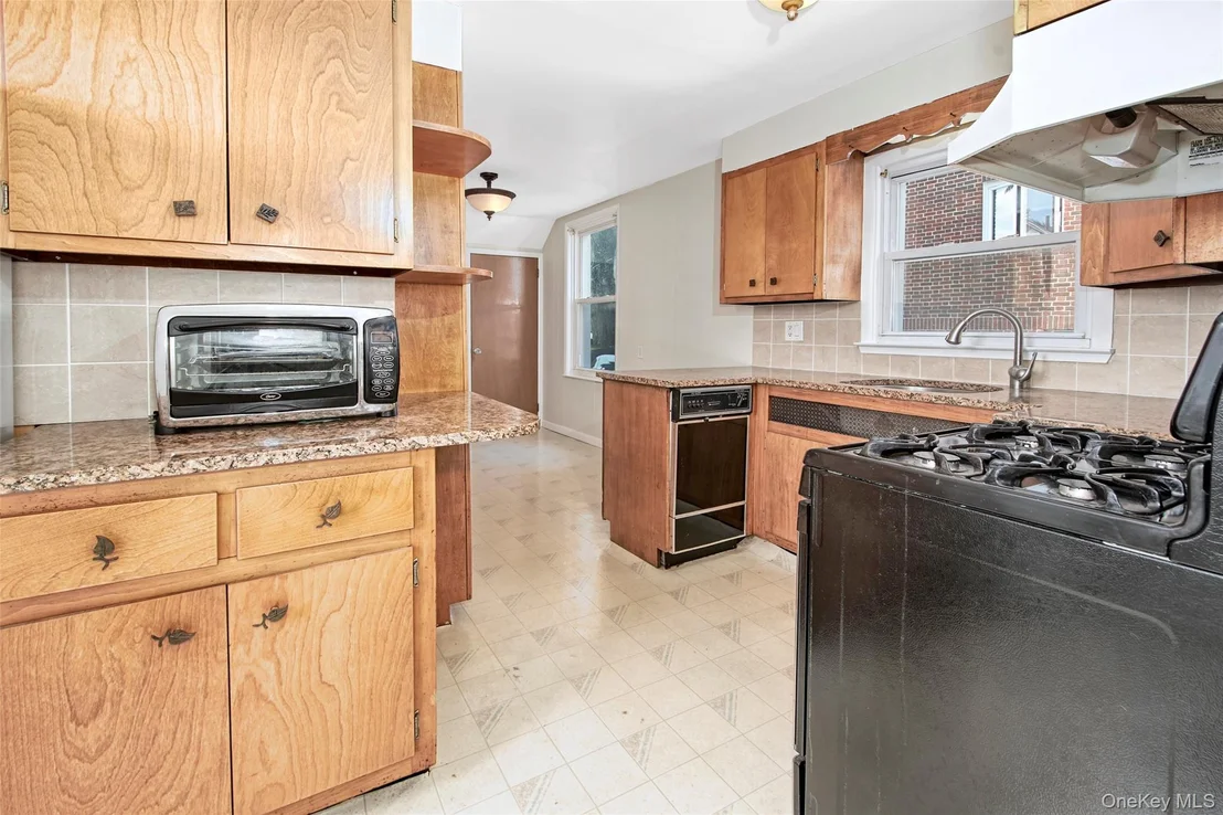 Photo of 63 Thatcher Avenue
