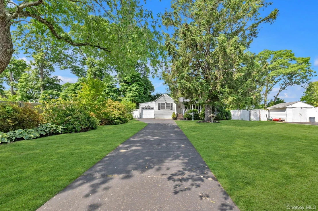 Photo of 135 Centre Avenue