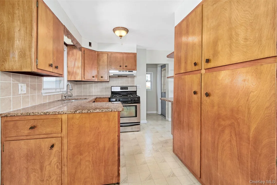 Photo of 63 Thatcher Avenue