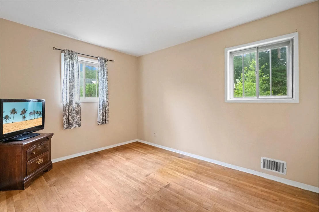 Photo of 18 Robin Drive