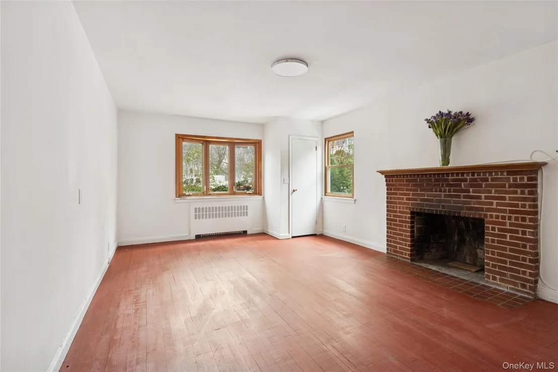 Photo of 6015 Independence Avenue