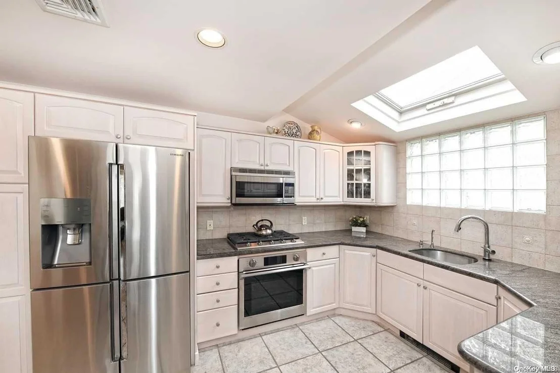 Photo of 2864 Shore Drive