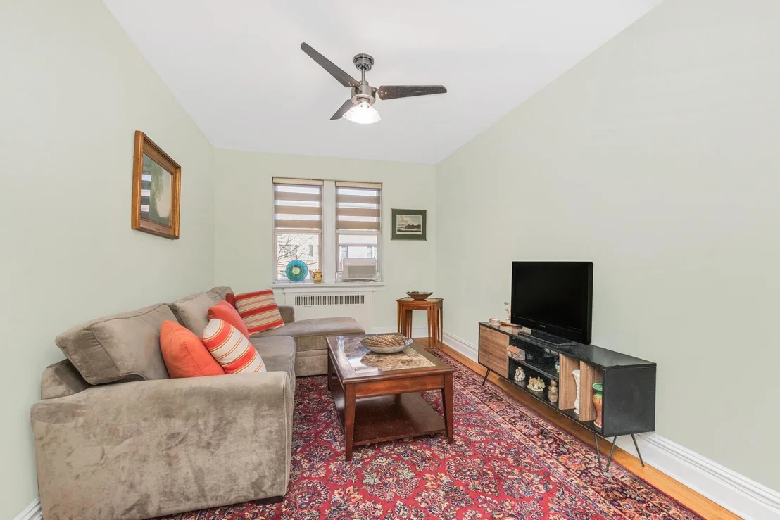 Photo of Unit 2K at 1 Bronxville Road