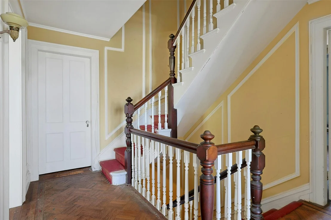 Photo of 225 River Road