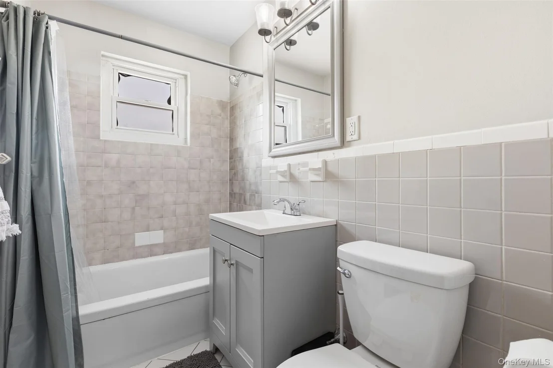 Photo of Unit F3 at 1879 Crompond Road