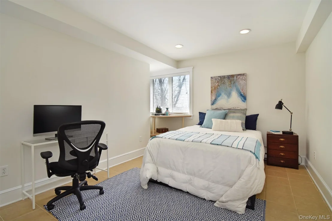 Photo of 153 Fieldpoint Drive