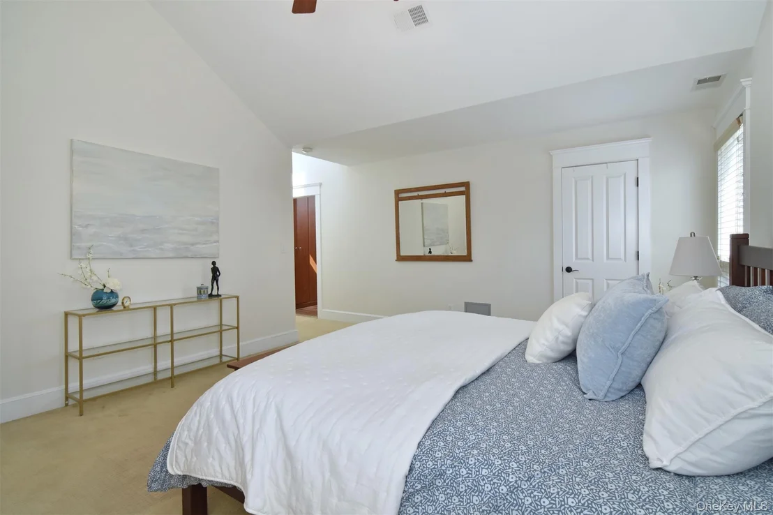 Photo of 153 Fieldpoint Drive