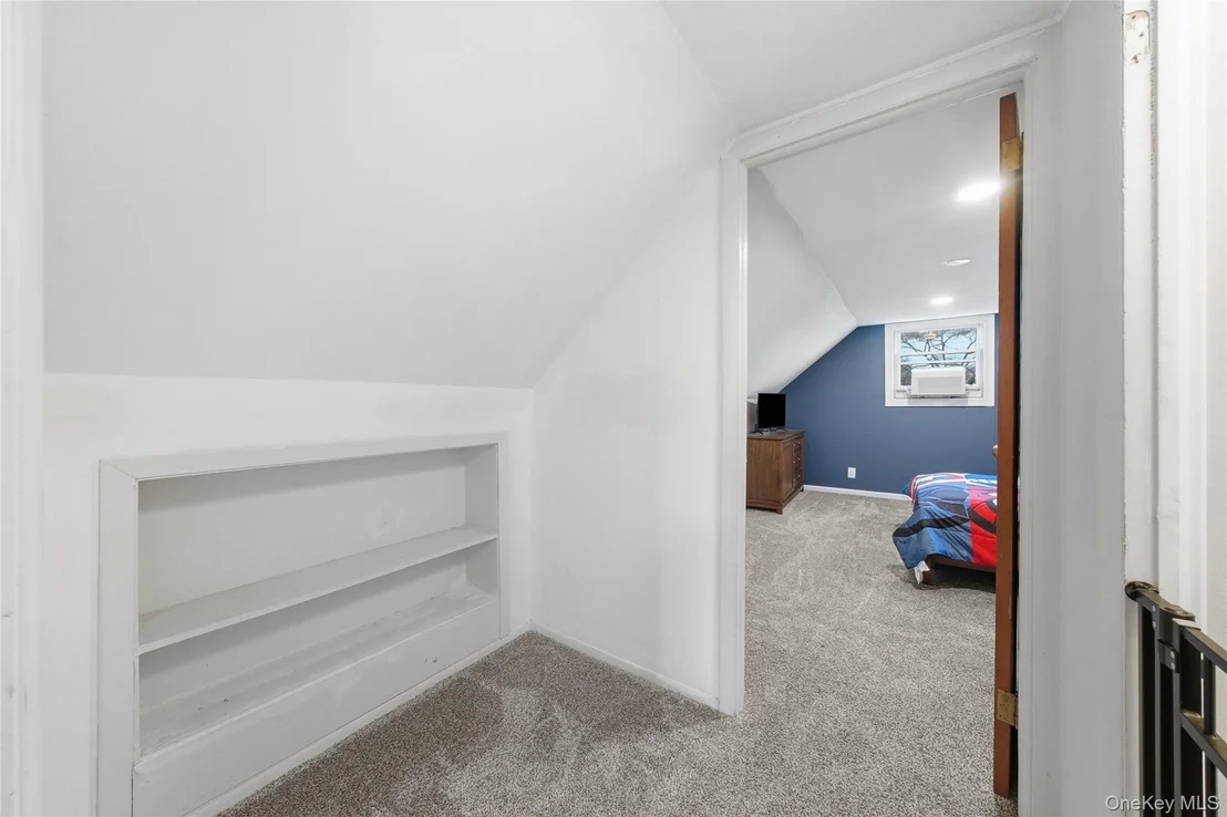 Photo of 32 Beachwood Drive
