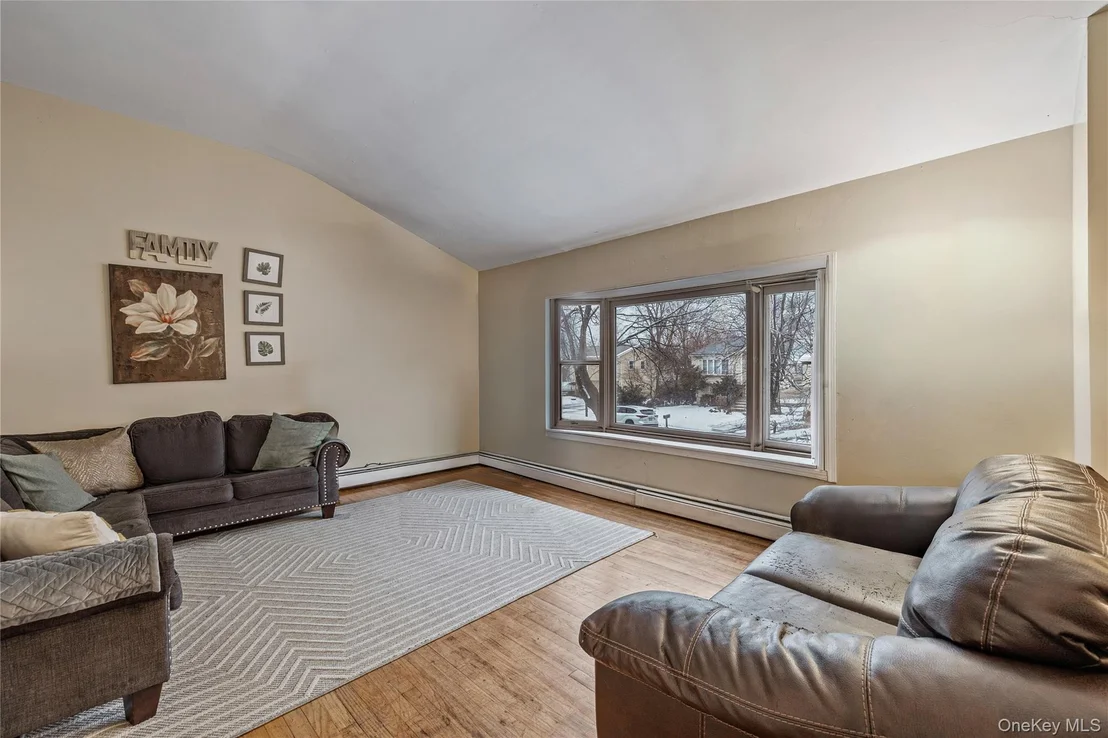 Photo of 10 Valley Drive