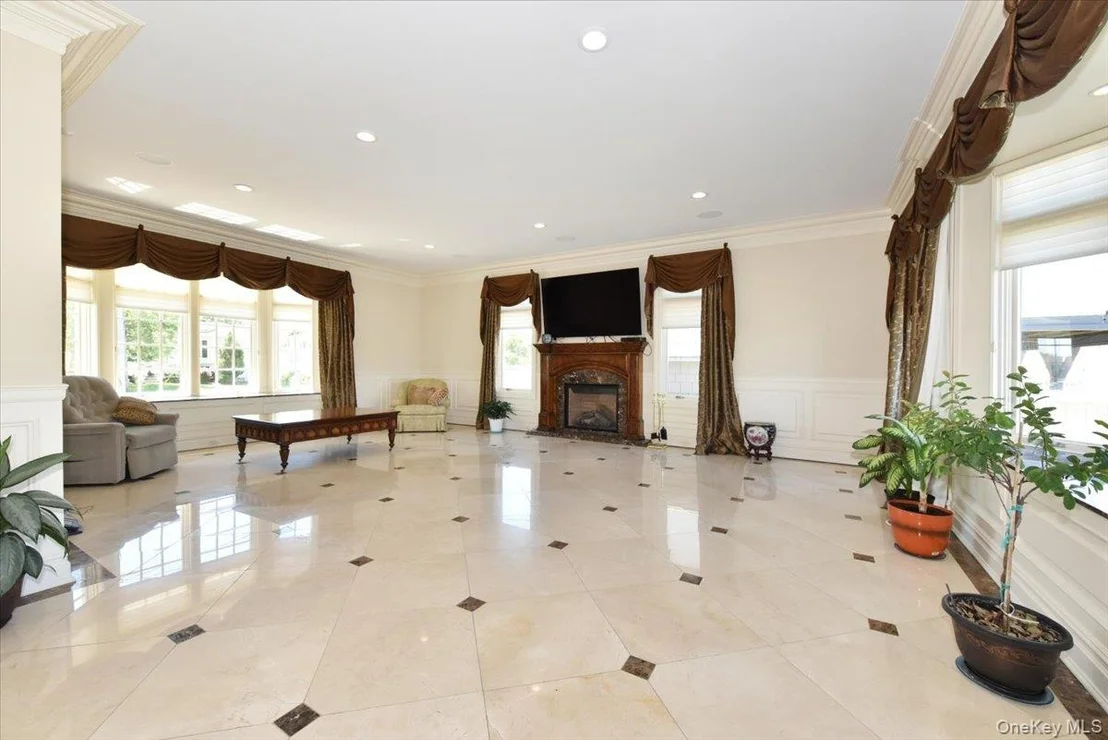 Photo of 3510 Riverside Drive