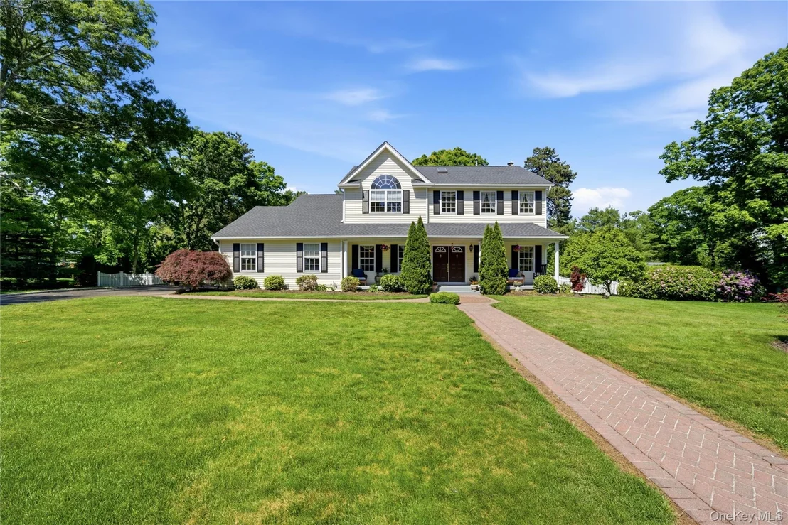 Photo of 9 Ridgefield Drive