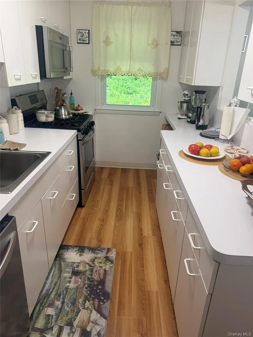 Photo of Unit D at 27 Avon Circle