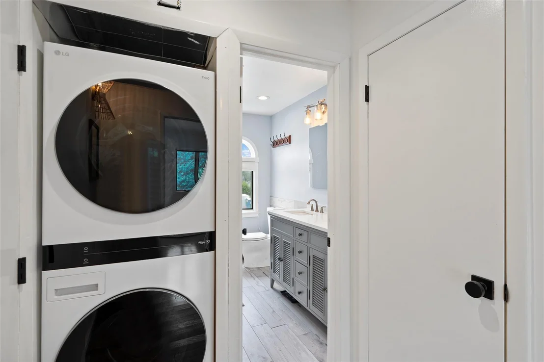 Photo of 10 Lillian Lane