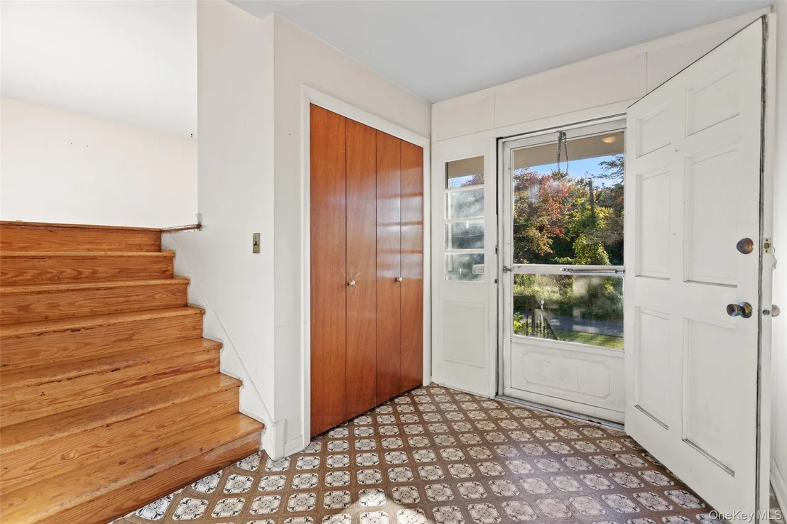 Photo of 180 Bradford Avenue
