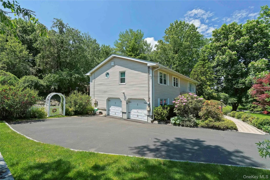 Photo of 2 Rochambeau Drive