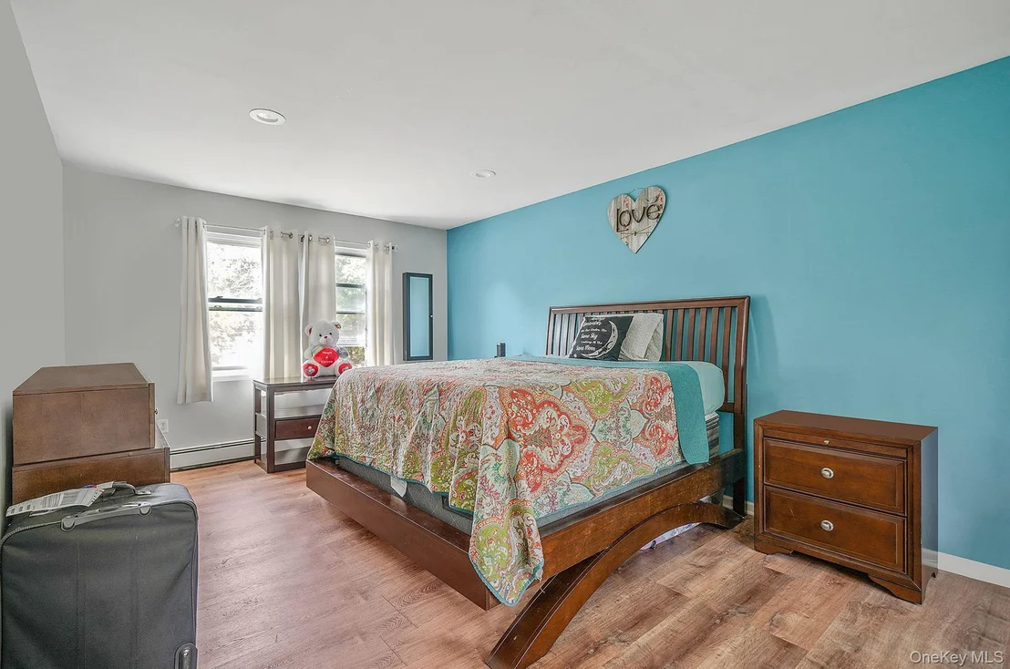 Photo of 35 Maple Avenue