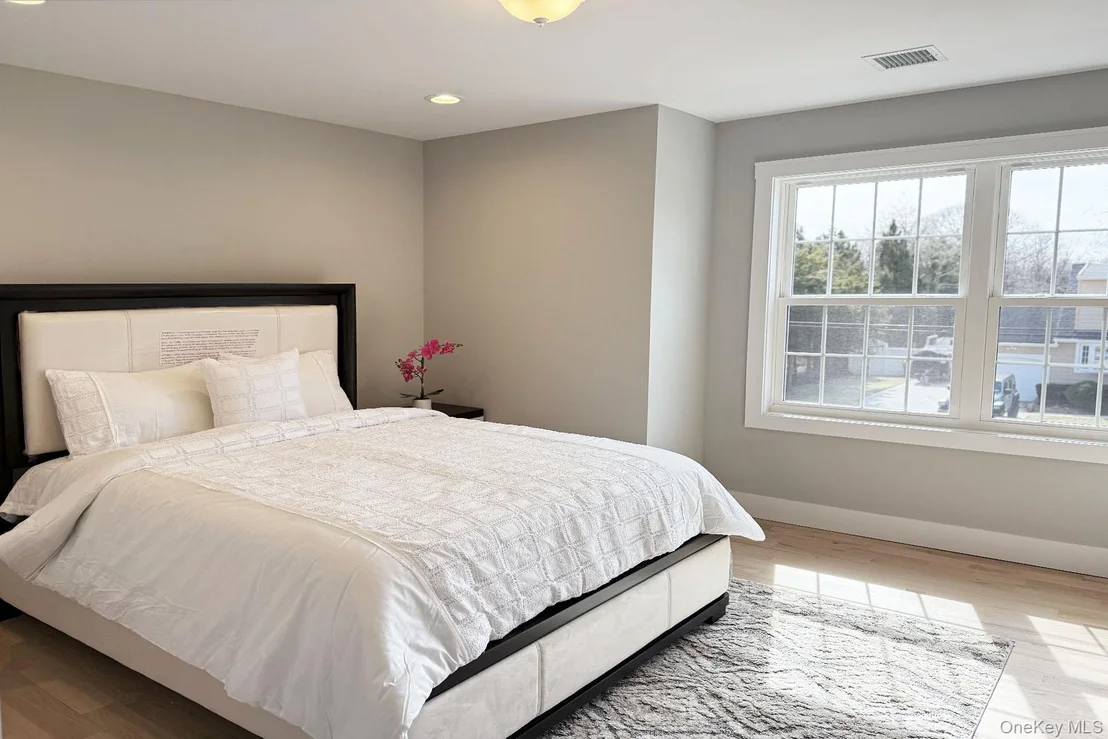 Photo of 255 Maple Avenue