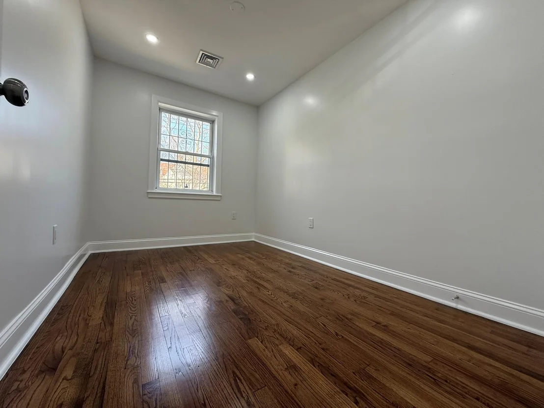 Photo of 3978 Carpenter Avenue
