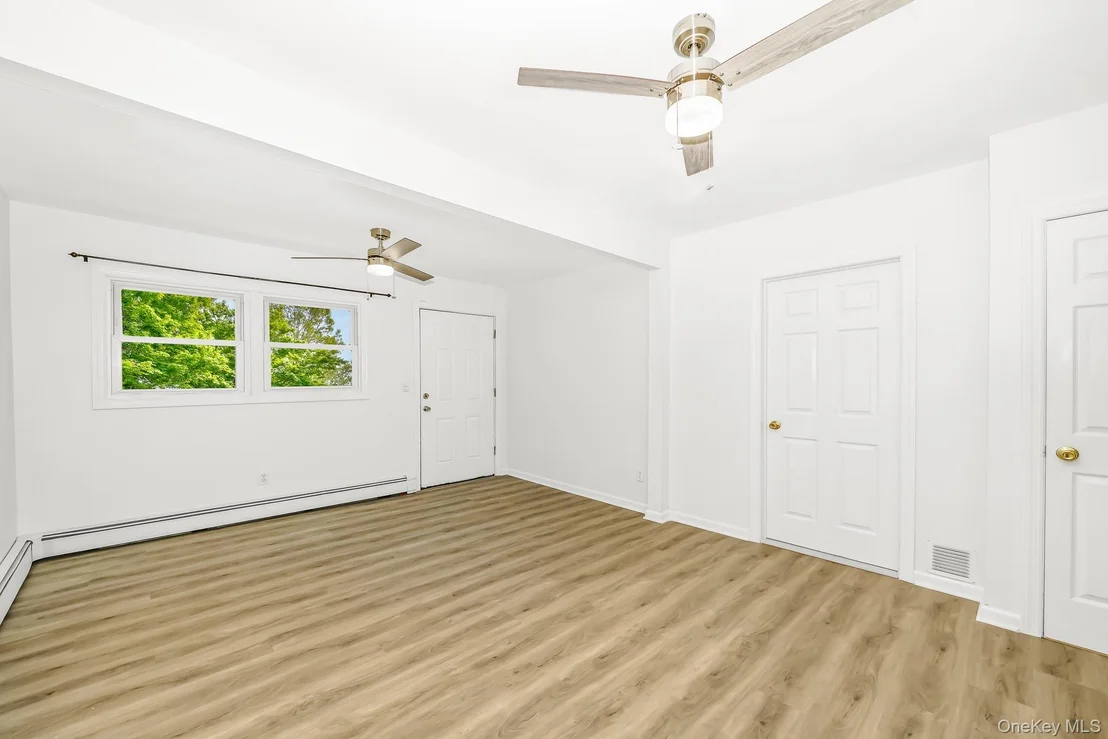 Photo of 7 Laurelton Avenue