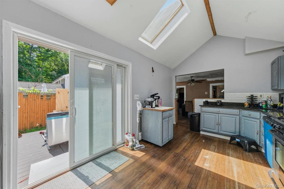 Photo of 10 Dutchess Avenue