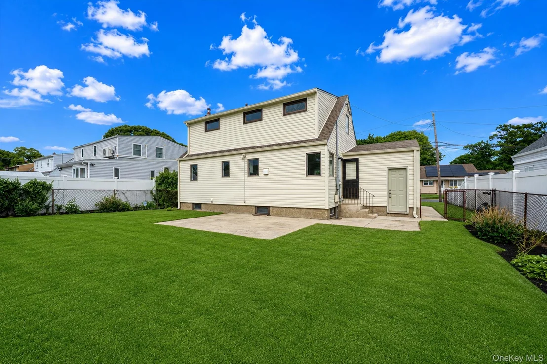 Photo of 986 Cayuga Road
