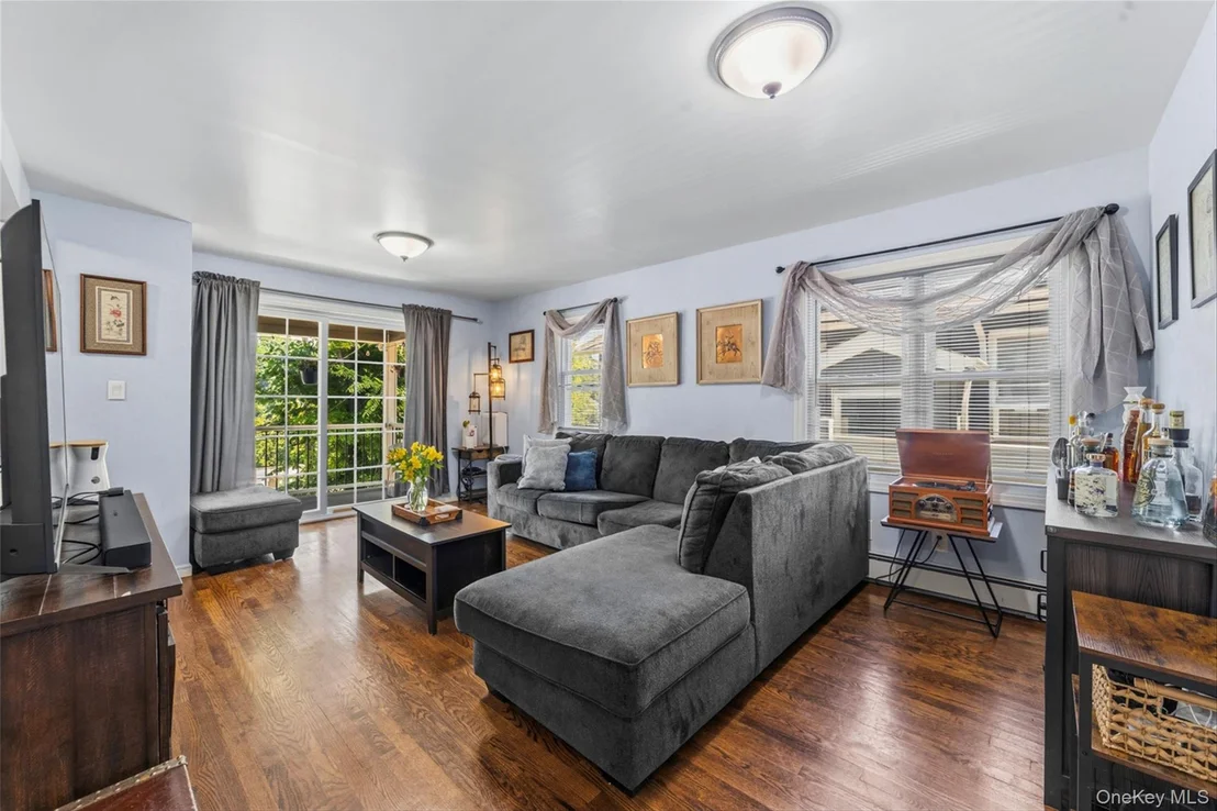 Photo of 1463 Lincoln Terrace